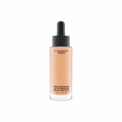 MAC Studio Waterweight Foundation SPF 30 -